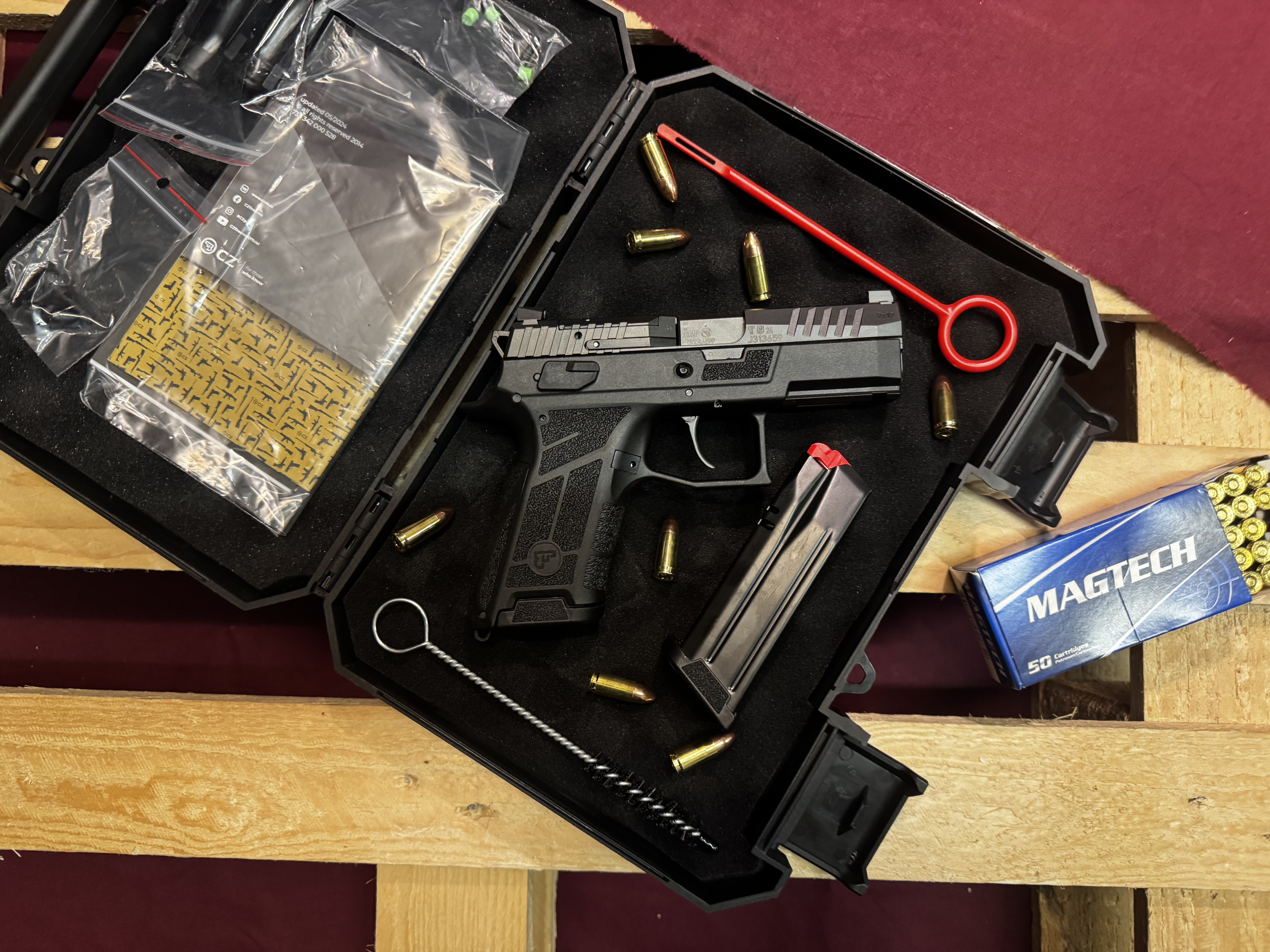PISTOLET CZ P-09 C NOCTURNE