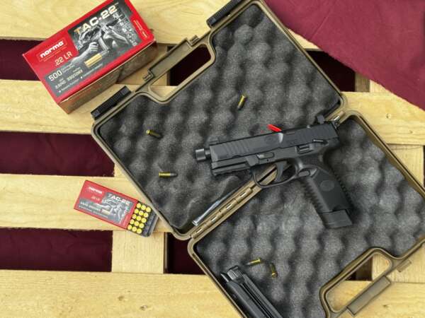 PISTOLET FN 502