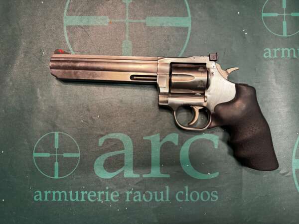 REVOLVER DAN WESSON 715