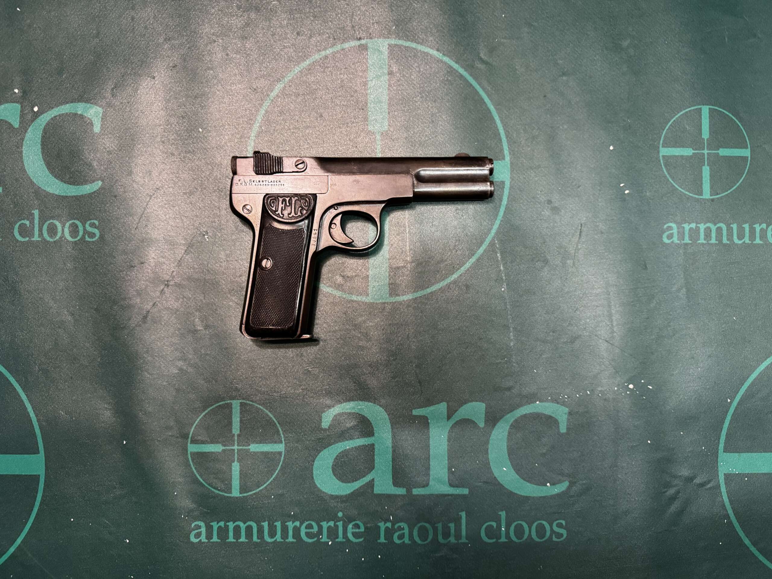 PISTOLET LANGENHAN 1910