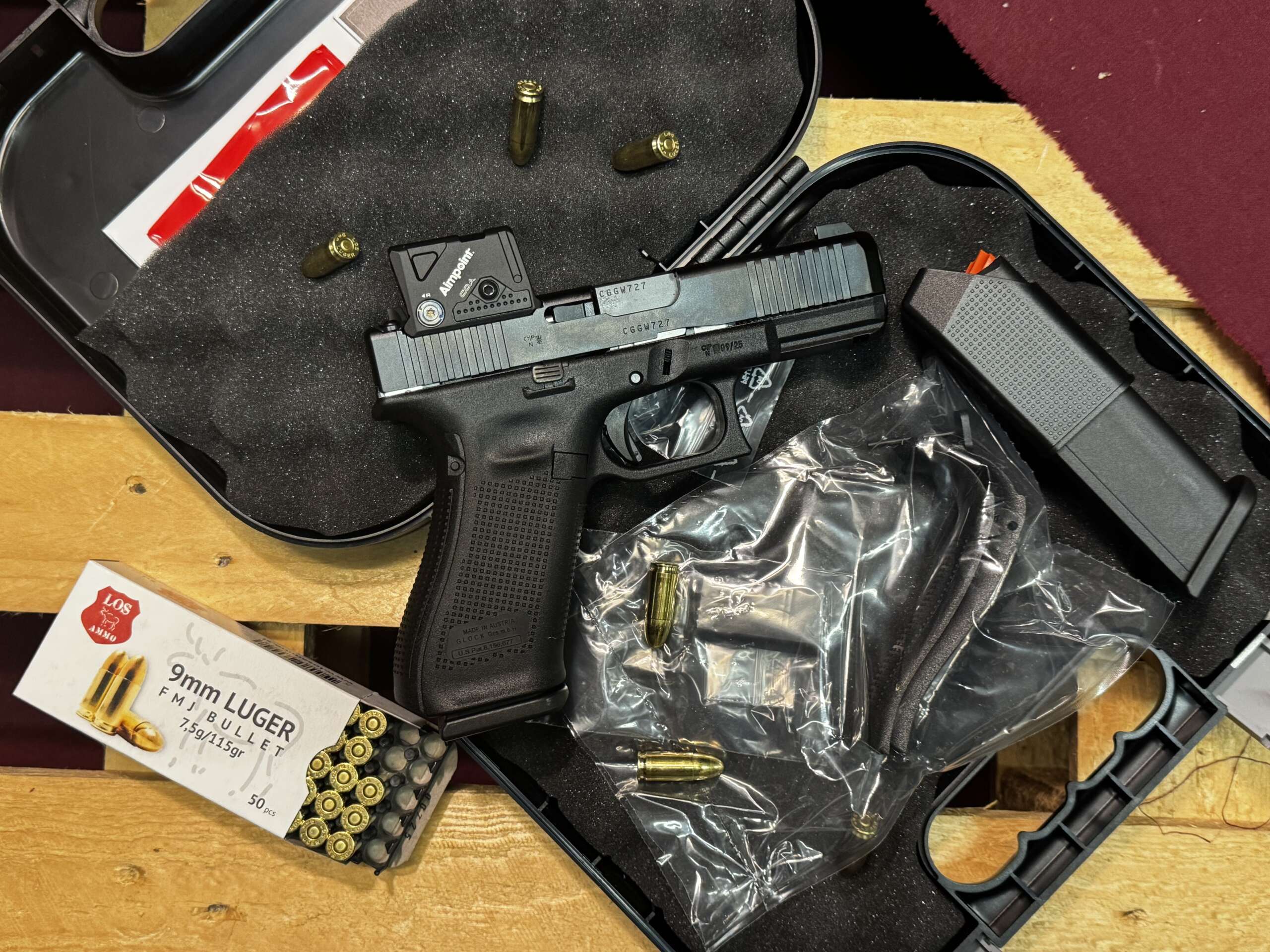 PISTOLET GLOCK 45 COA COMBO AMPOINT