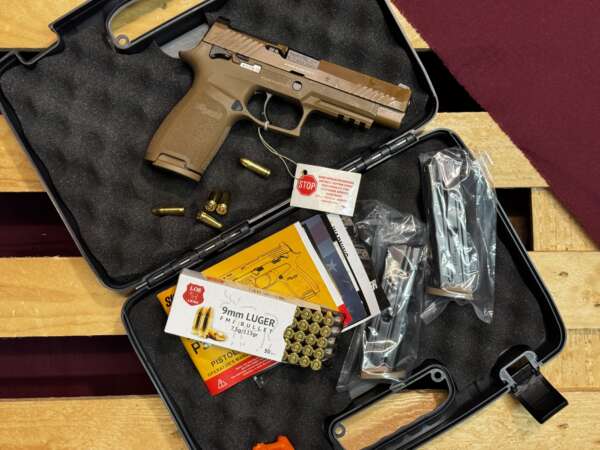 PISTOLET SIG SAUER P320 M17 COYOTE 4,7"