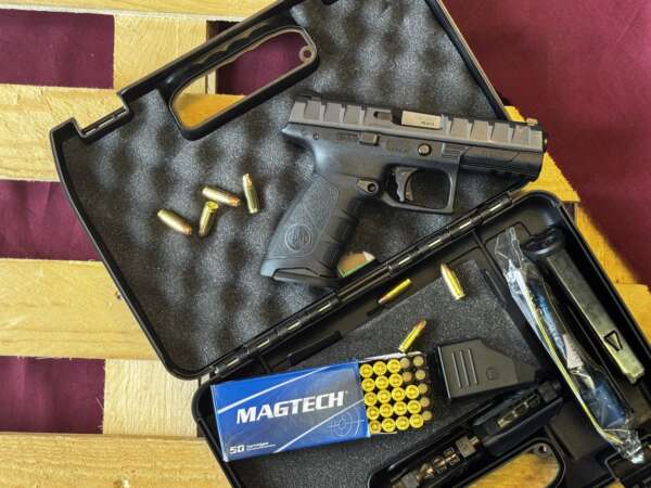 PISTOLET BERETTA APX