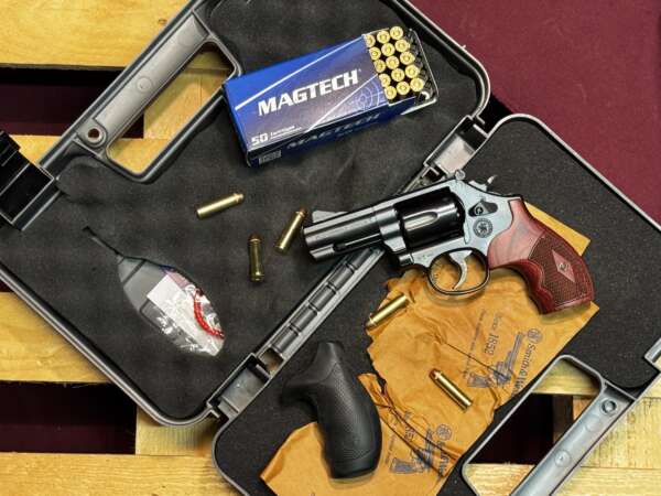 REVOLVER SMITH&WESSON 19 CARRY COMPETITION